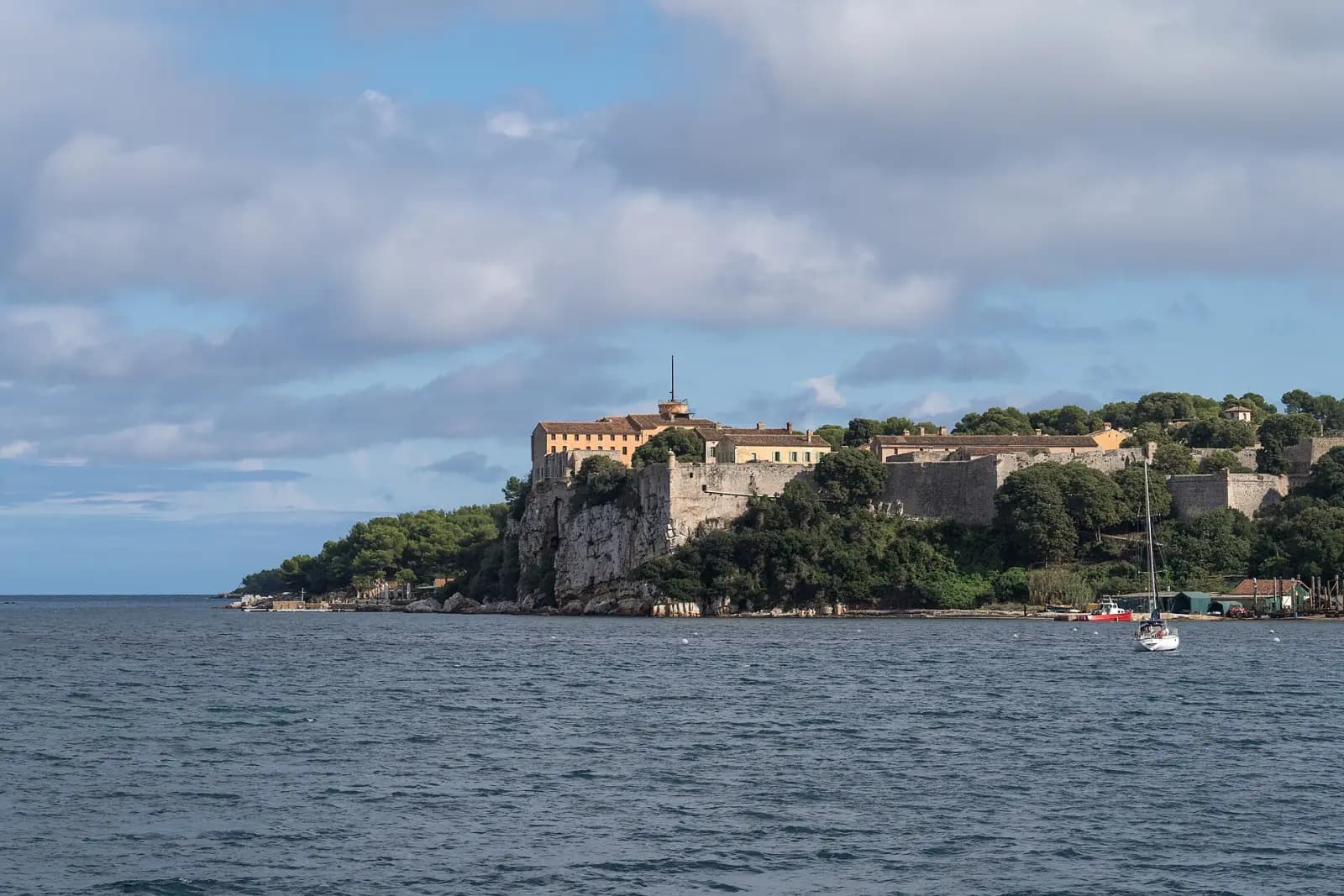 The Fort Royal on Île Sainte-Marguerite seen from the sea