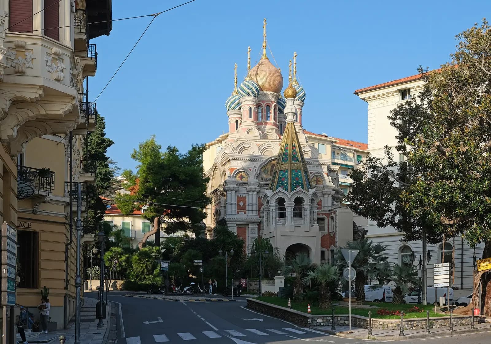 La iglesia ortodoxa rusa de Sanremo y sus cúpulas de bulbo